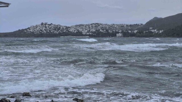 Bodrum’da feribot seferleri iptal edildi